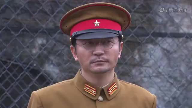 冲出月亮岛:渡边忽然要众劳工做广播体操,还把墨扬叫到台上