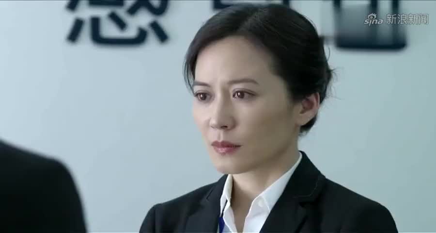 顾晓岩还以为赵康吹牛,不料赵康拿起小提琴就开始拉,还怪好听的