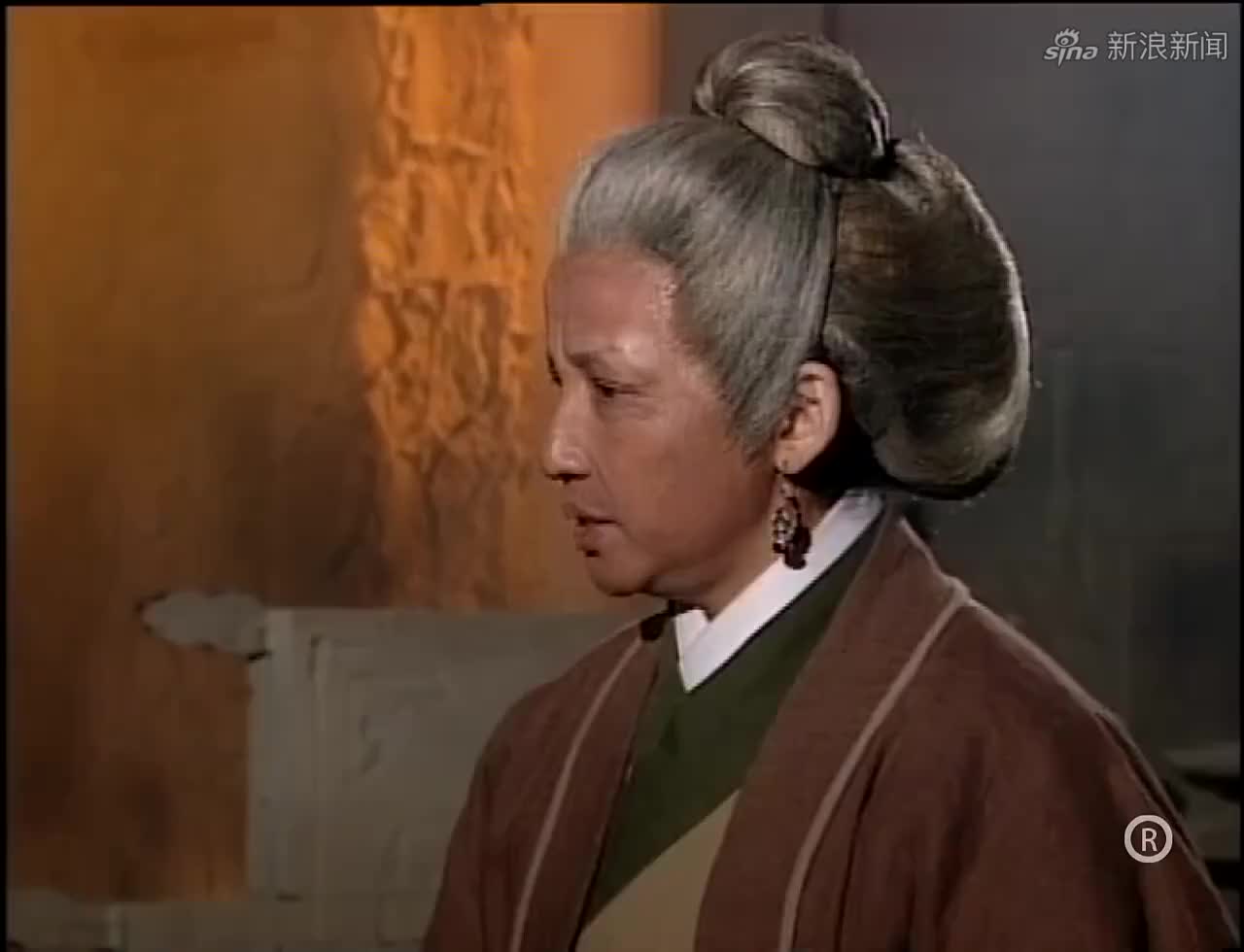 神雕侠侣:小龙女不肯收留杨过,孙婆婆心善,决定跟着杨过一起走