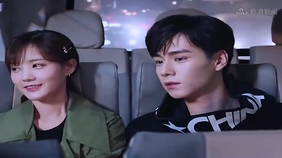 韩商言和吴白不愧是兄弟,为避免被爷爷骂,让戴风自个儿去接机!