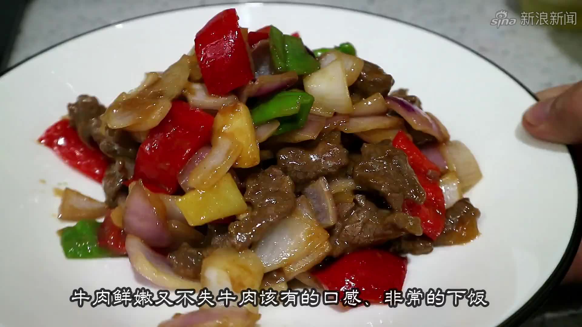 文蛤苦瓜汤,木耳炒三层肉.清凉降火,爽脆可口.