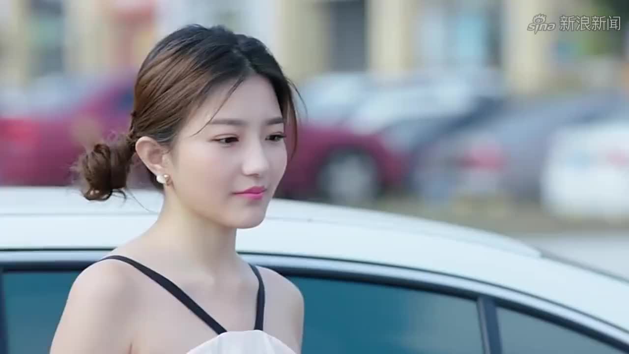 暖爱江泊儿得逞,司机探听霍栀的底细