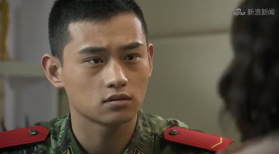 火线英雄:梅远不愧是公子哥,见到美女就贫嘴,太会说话了