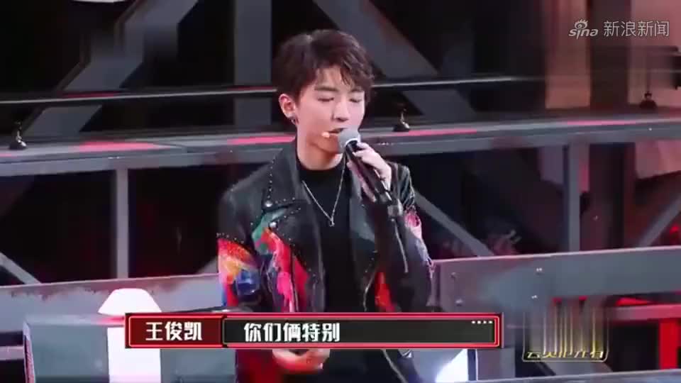 我们的乐队:古典钢琴家叶子从零开始,请教队员学摇滚