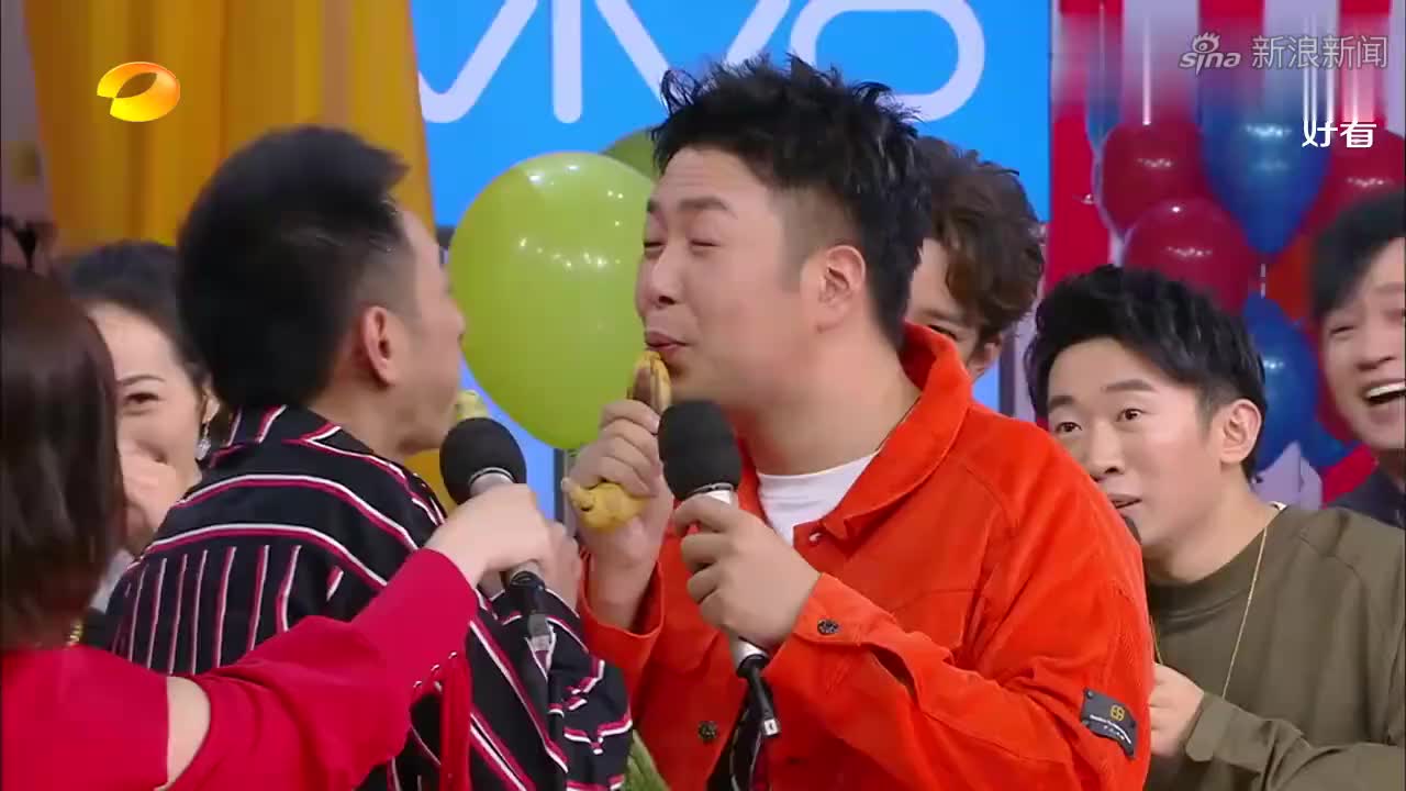 终于找到螃蟹舞最魔性的版本了,网红这么轻轻一扭,比原版还鬼畜