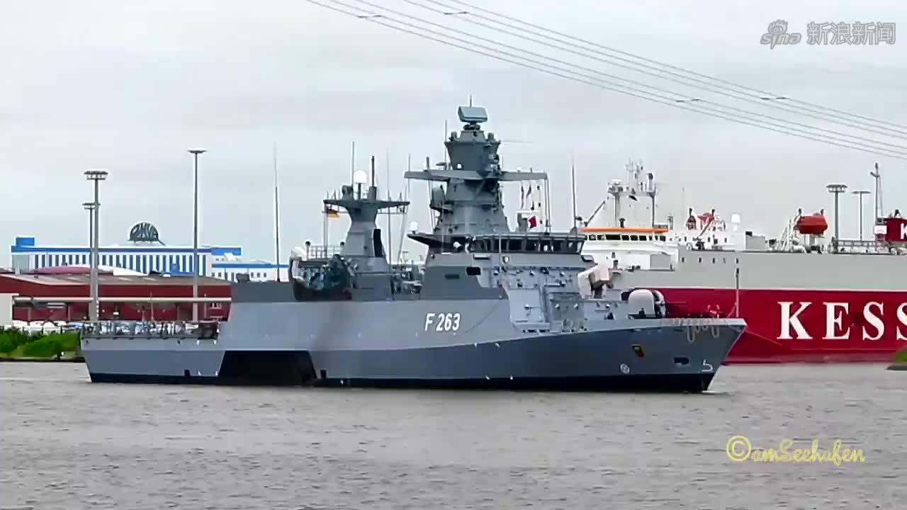 德国海军轻型护卫舰,"奥尔登堡"号,离开埃姆登小镇!