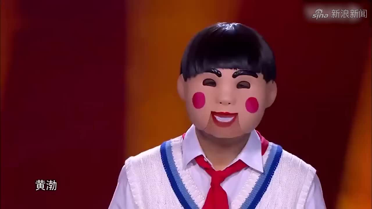 中国达人秀:退役武警达人秀,展示无人机飞机特技,令观众惊讶
