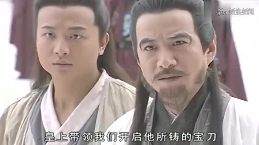 灭绝师太拿倚天剑对付张无忌,太找死,几招下去灭绝连剑都握不住