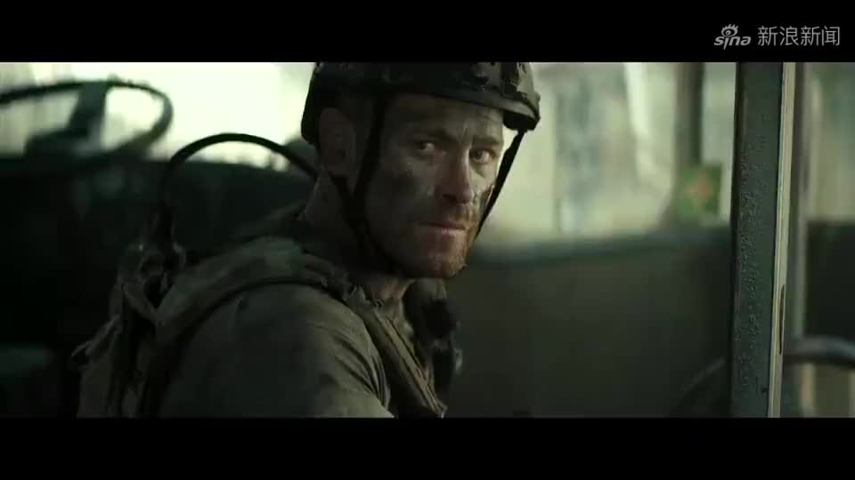 异星战场:萨克人用枪击退敌人的飞船,救下了男主