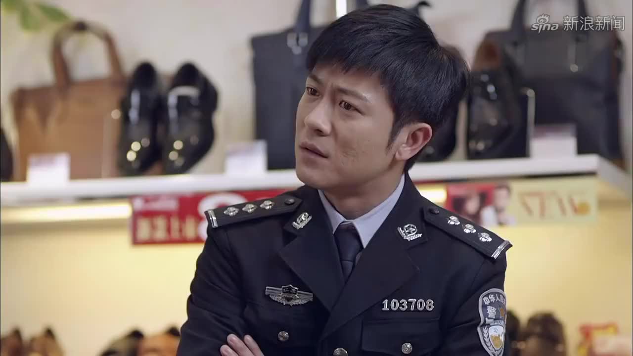 江城警事:地痞到店里为难女老板,不料杨先一来,地痞立马怂了