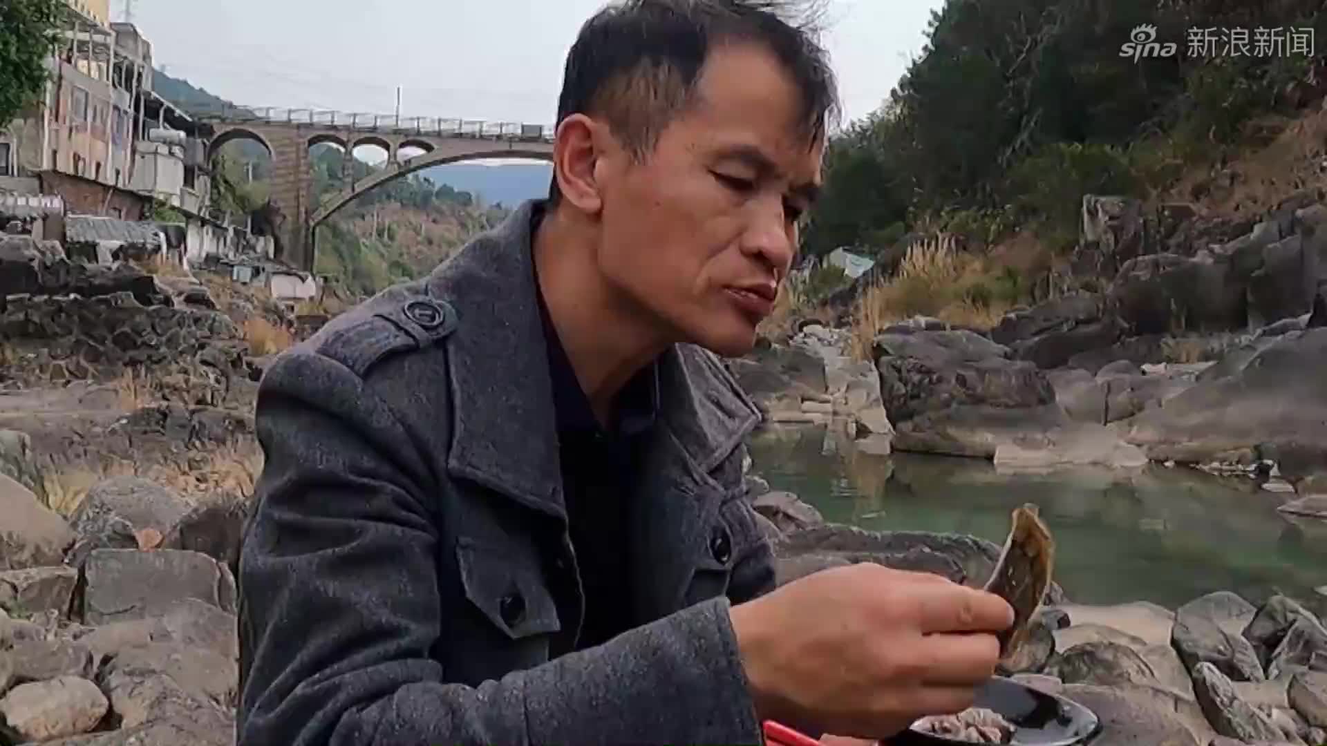 济公松带徒弟上山寻找终极美食,接连捡到猛货,当场杀了煮吃