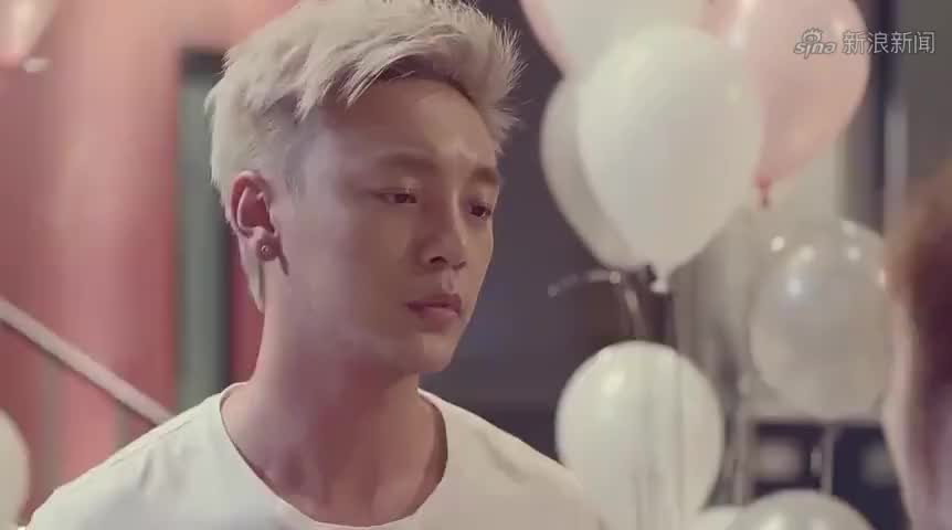 我的体育老师:王小米察觉不对劲,抢过前男友手机,顿时怒了!