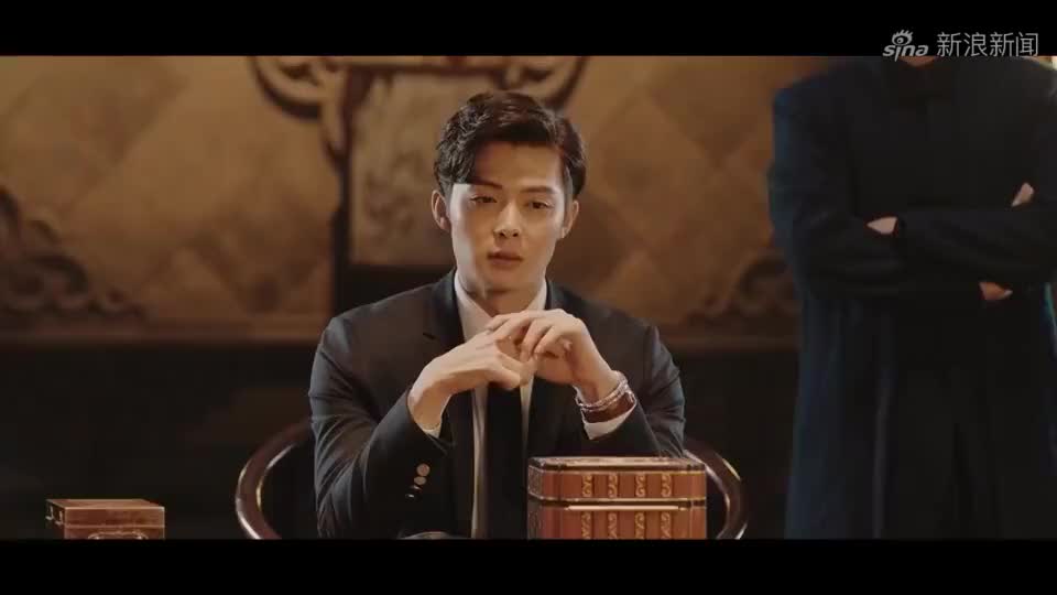沙海狂鲨:女友为惩罚男子,把他埋在沙滩里,谁料这要了他的命