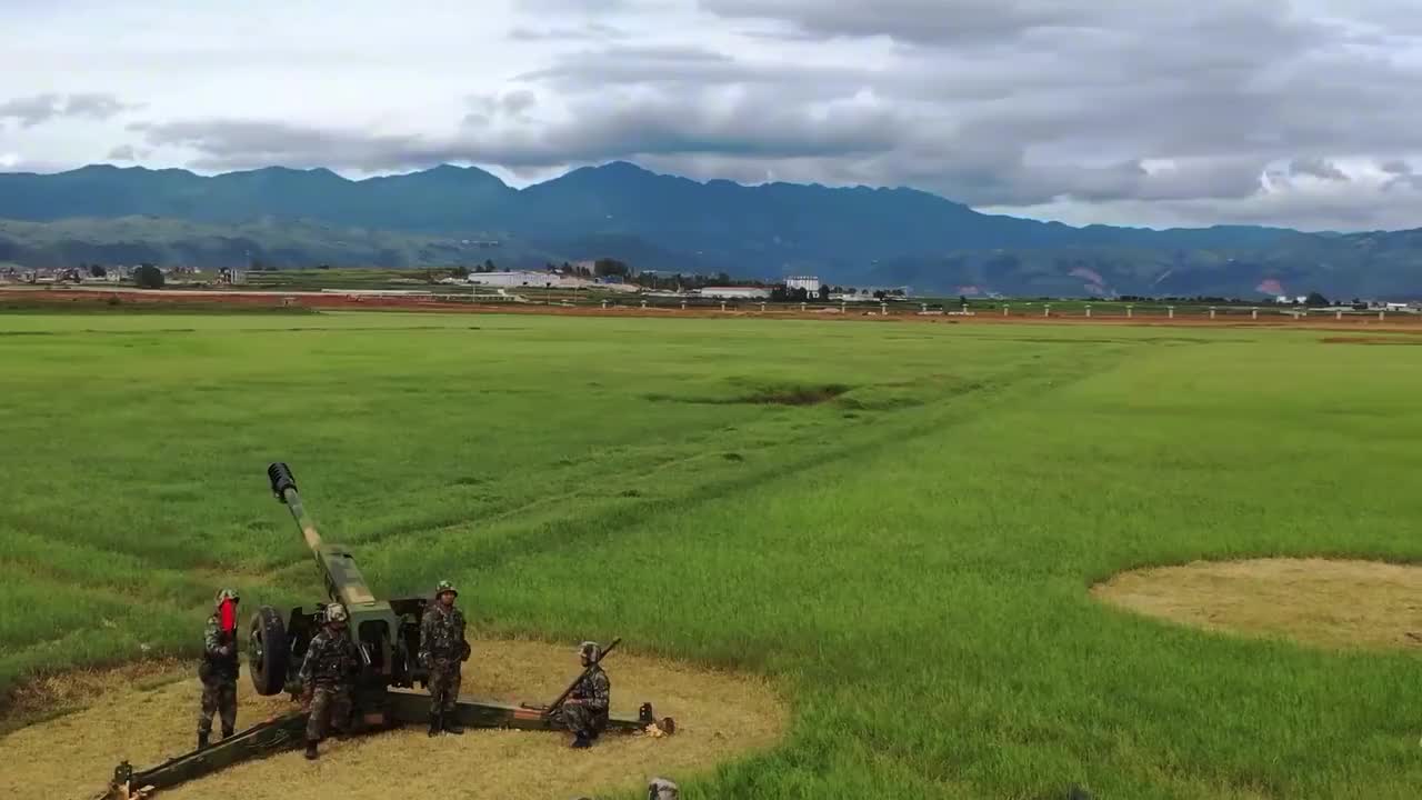 中國陸軍超燃軍演視頻,帶你感受火炮的強大威力!