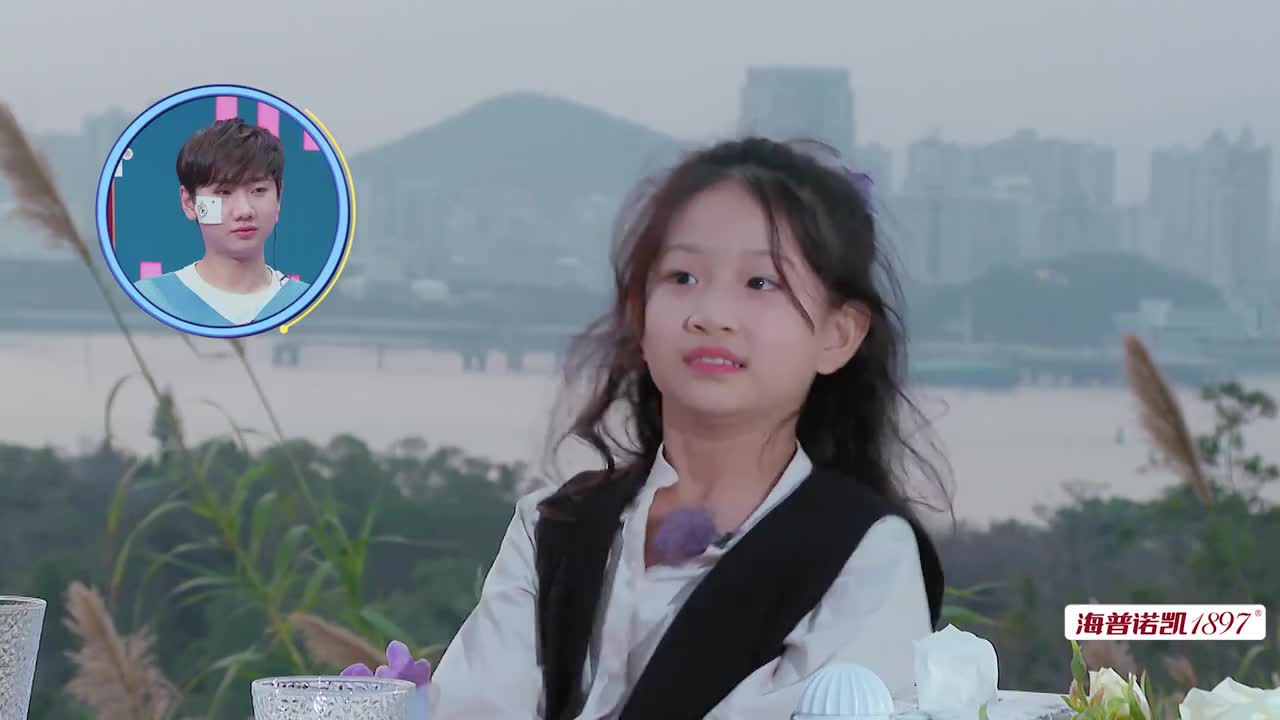 李雨函不想和哥哥分别,黑泽忽悠妹妹