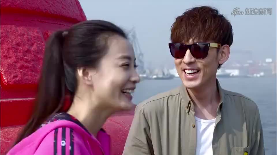 迪丽热巴与王东抢一张床,热巴这眼神威胁的震慑力真强!