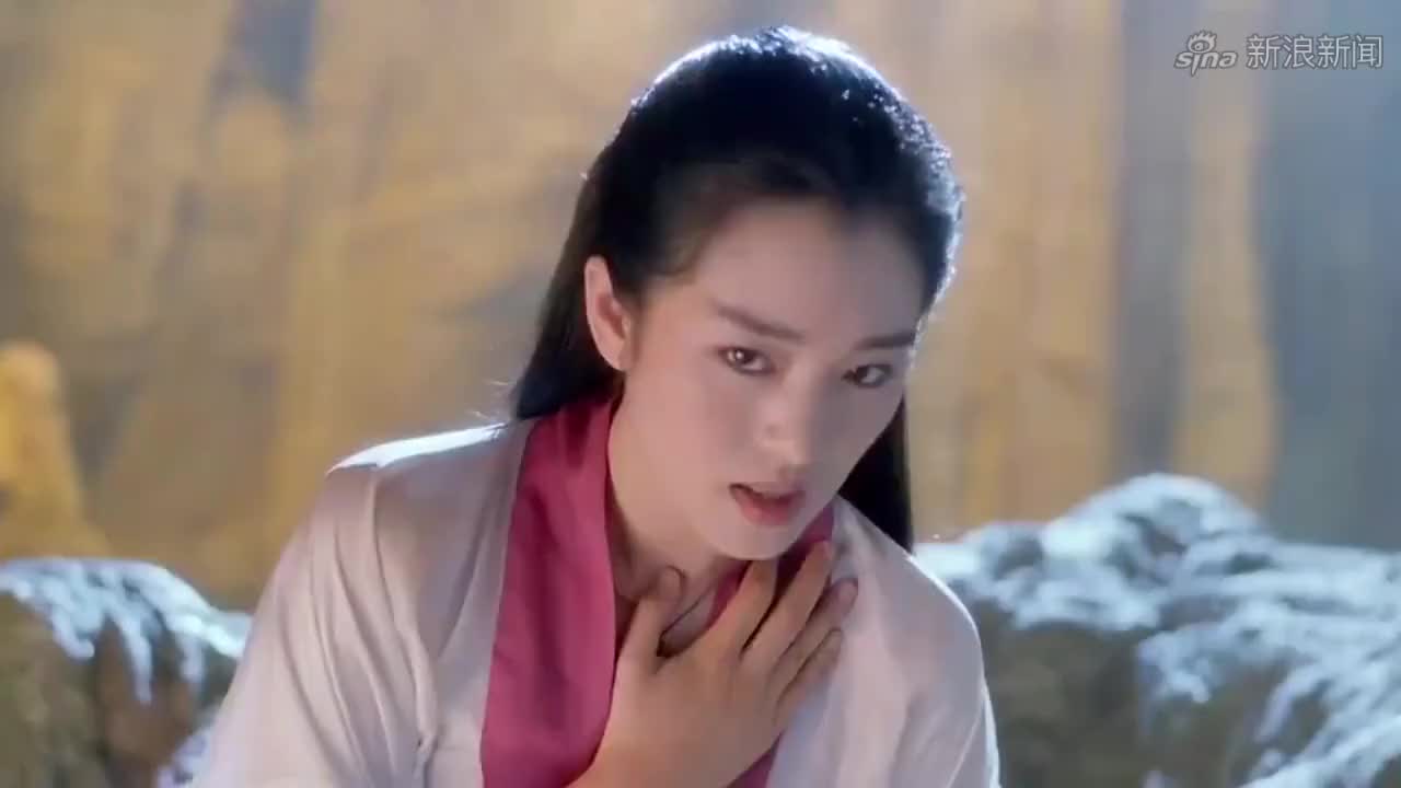 虚竹将山洞坚冰融化,误打误撞救了巫行云,巩俐这造型太仙了!