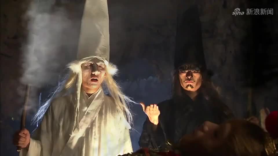 黑白无常带人闹事,气势全开,幸亏有十三太保小阿俏出马!