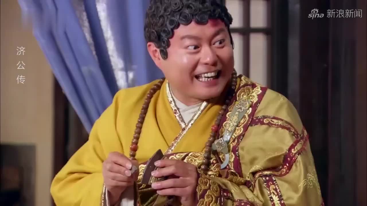 魏翔想点火烧死皇帝,不料郭德纲一桶水泼魏翔头上,搞笑