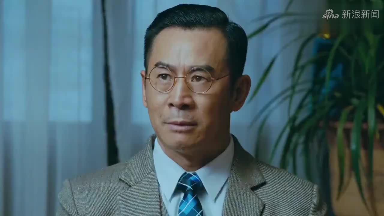 童飞年轻气盛,只身去会漕帮柯爷,直言:万家码头绝不卖