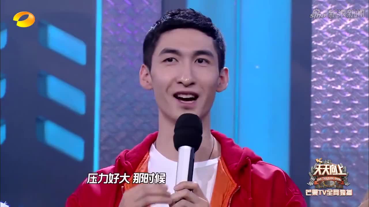 武大靖韩天宇组团来袭,一看啥菜都不认识!