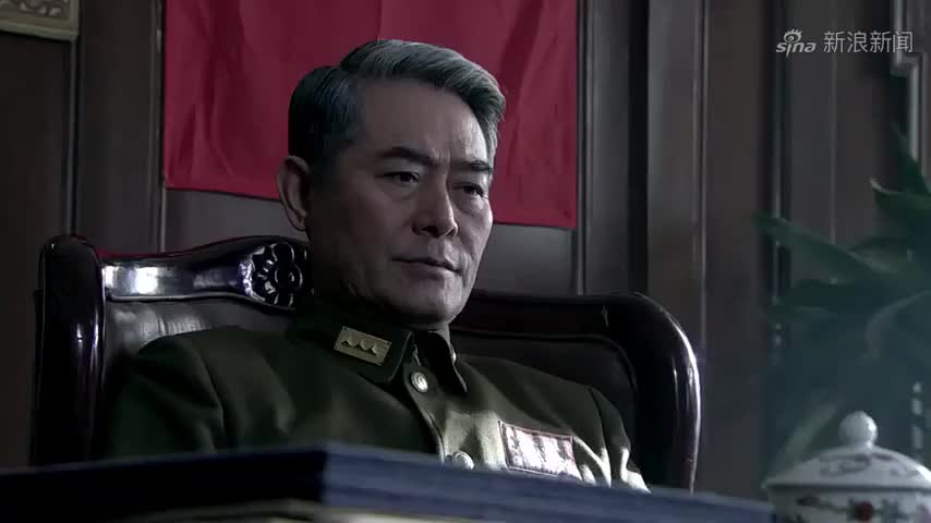 孤军英雄:长官审讯女战士,本以为能顺理成章,却遭到反感!