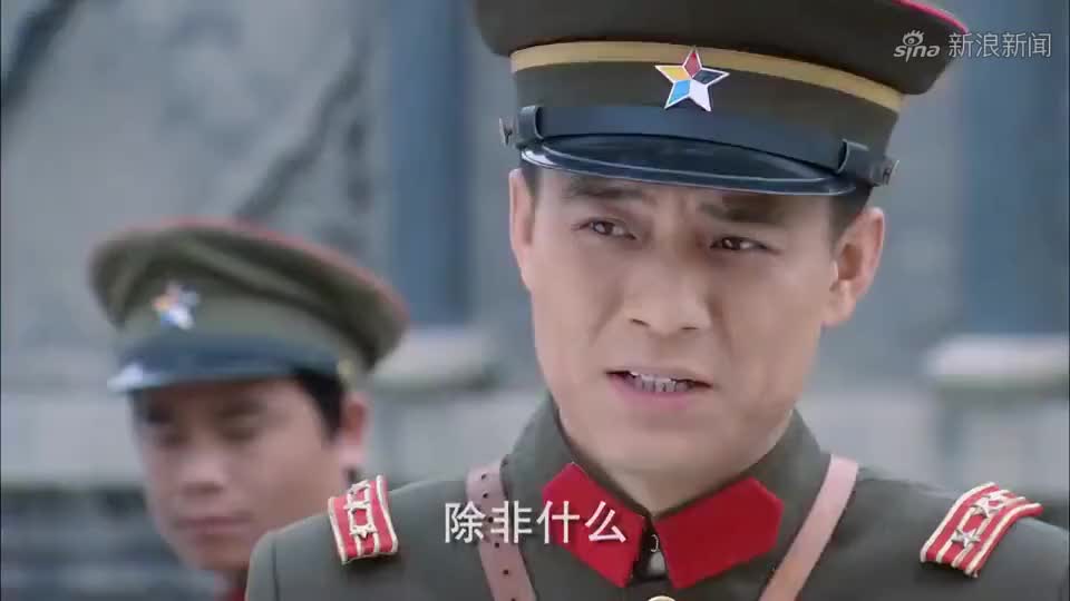 镖王传奇:小龙在台上耍枪,齐昭带媳妇在台下看得直鼓掌