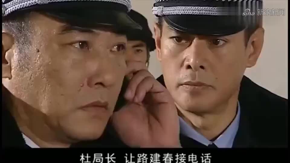 警中警:公安武警出击抓捕黑老大,谁料老大在局长家里,坏了!