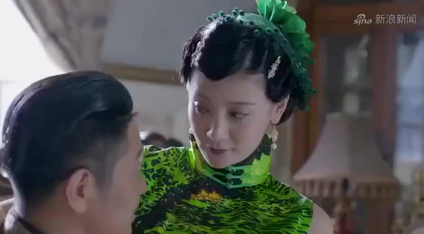 过界:为找出军统的特务,姑娘竟穿上旗袍,施展美人计!
