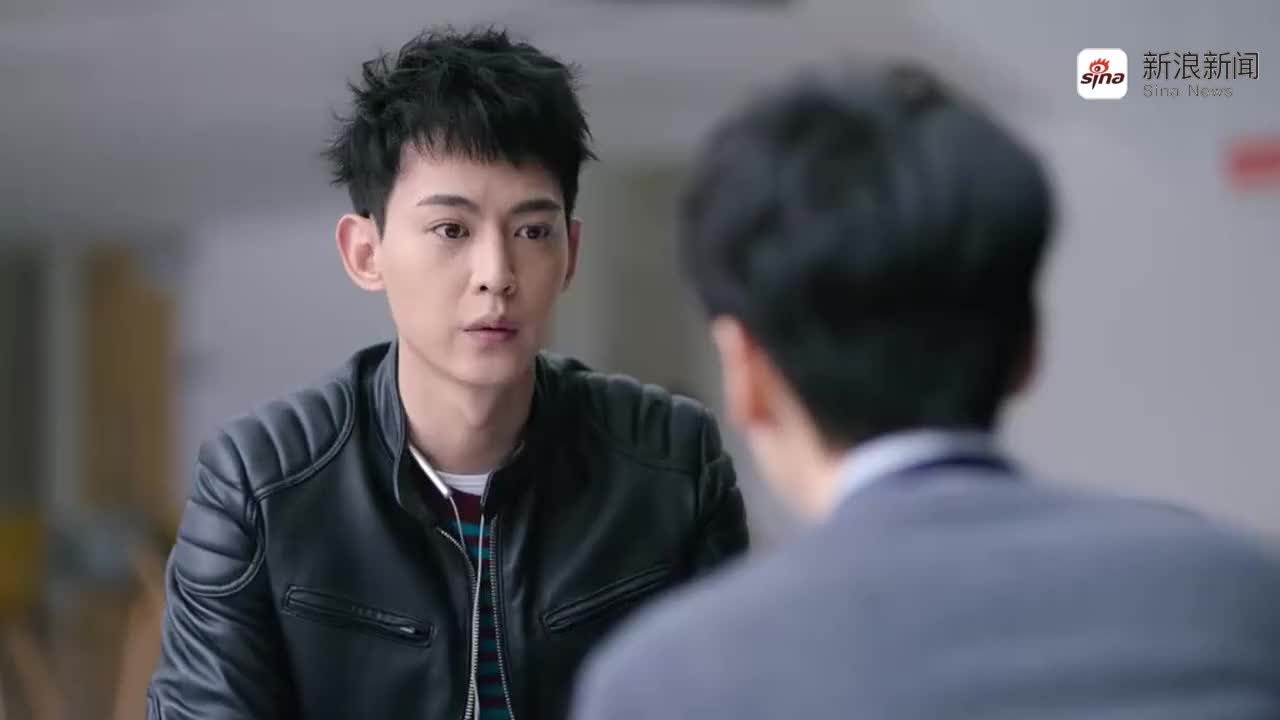 周小山想起了裘佳宁说的那些话,感谢给自己上了一课的江晓野