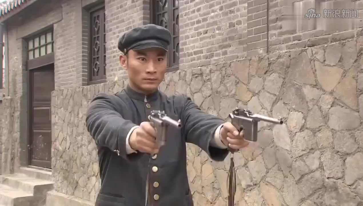 铁道游击队:黄二喜为虎作伥,出卖队友,彭亮直接两枪打死他