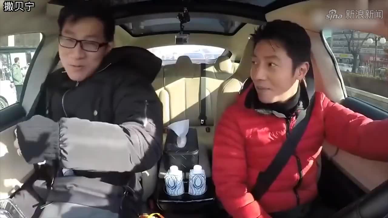 明星化身出租车司机,邓超被醉酒路人识出,乘客大哥直呼:酒醒了