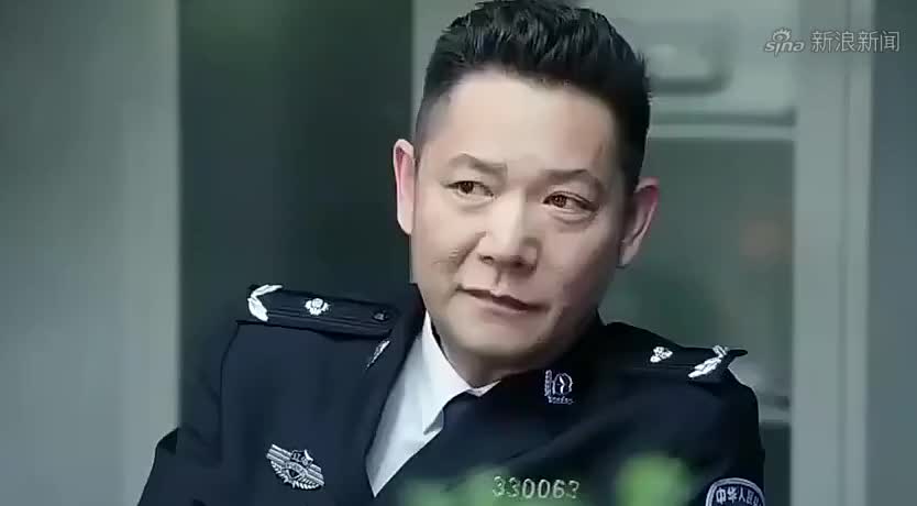 警察锅哥:十几年的悬案重新被翻出,简凡担任组长,再次调查取证