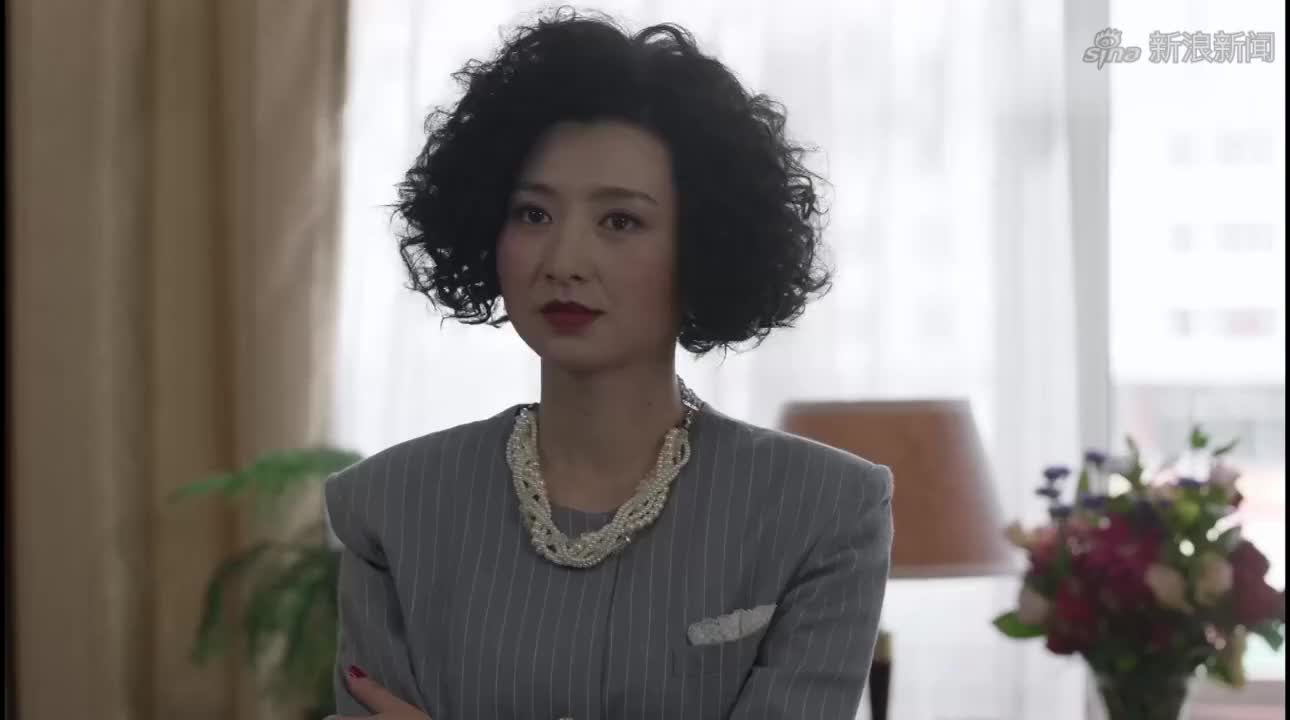 希望的大地:姑娘堵住一边,小伙在另一边点火,抓住一只大兔子