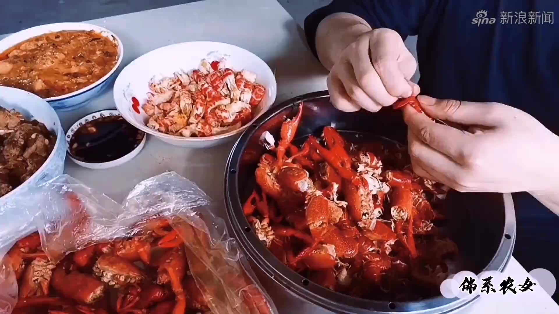 胖妹做的小龙虾香气扑鼻,一大盘吃着美滋滋太带劲了
