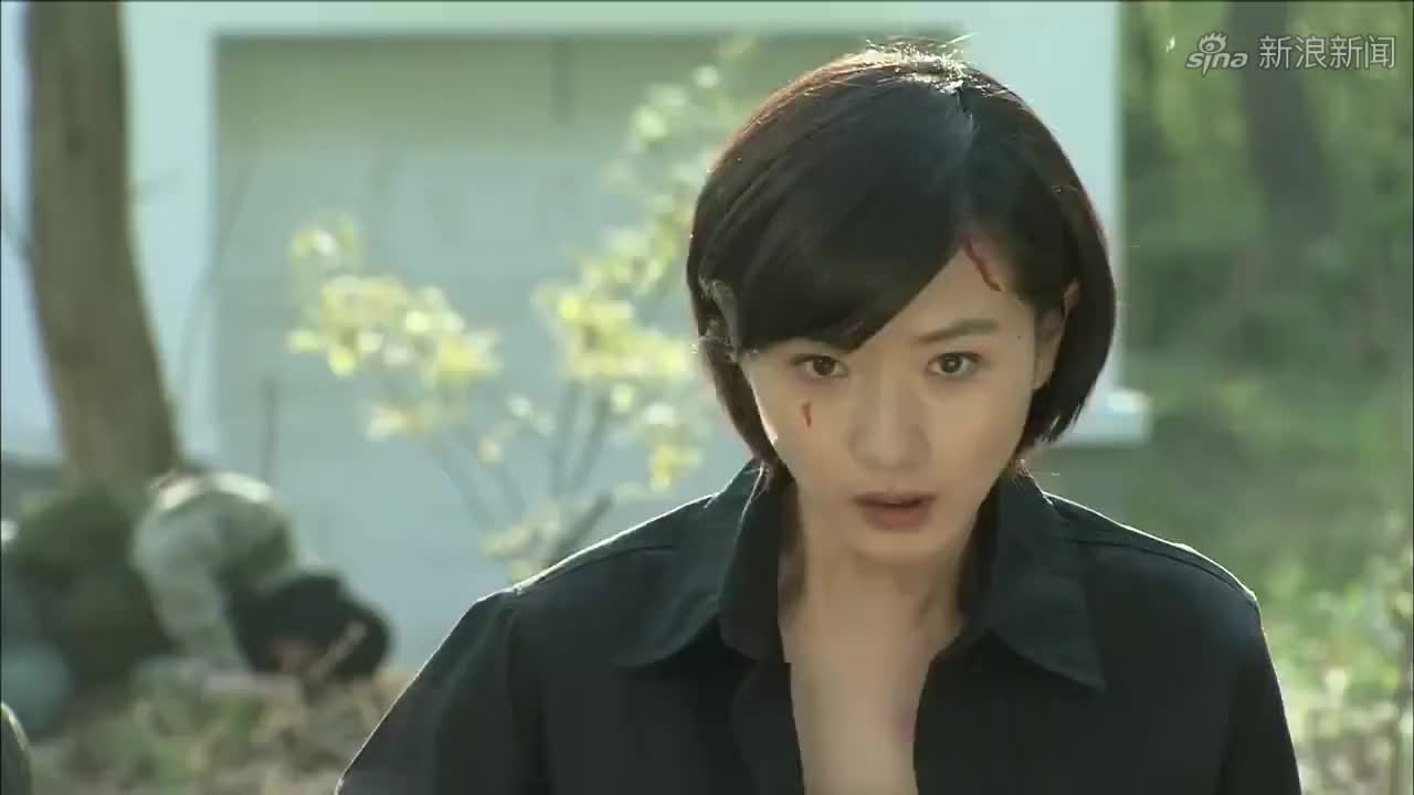 特种兵之火凤凰:唐笑笑头发又长又好看,叶寸心羡慕不已