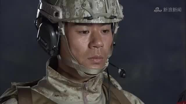 特种兵之火凤凰:唐笑笑头发又长又好看,叶寸心羡慕不已