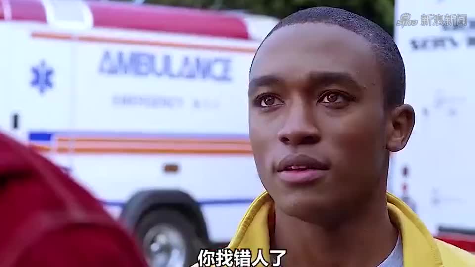 钢骨的父亲被荒原狼抓走,钢骨终于同意加入蝙蝠侠的联盟