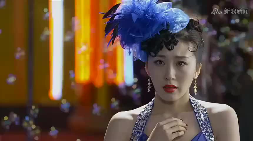 秦老板点头牌姑娘陪着尽输钱,谁料丫头在身边就赢,立马不要头牌