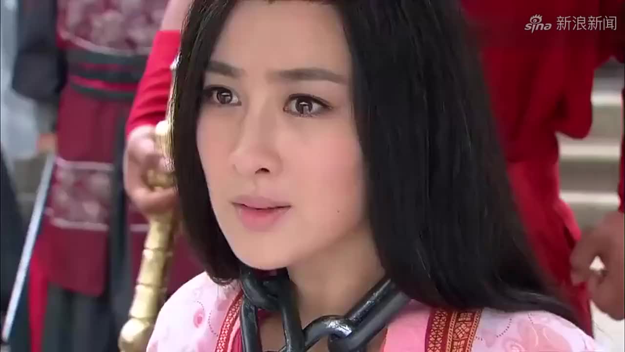 白发魔女传:小师妹调皮,抢走练霓裳送给师兄的铃铛,结果被凶了