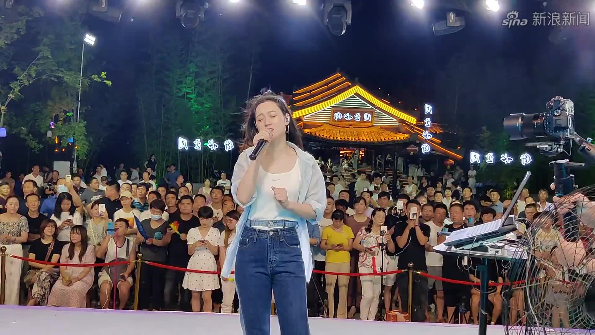 唐艺和徒弟们合唱一首《酒醉的蝴蝶》,太美了!