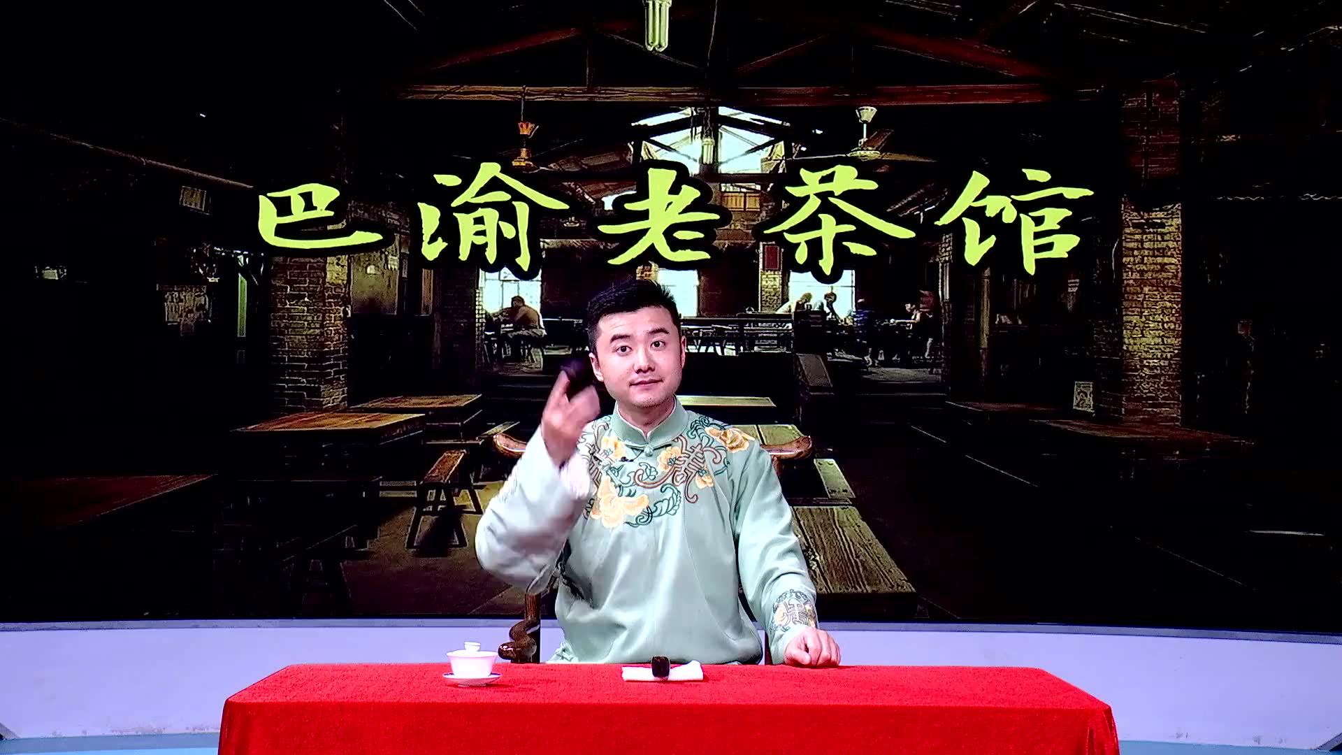 视频|擀面杖上套一个塑料瓶,放在厨房太实用了,全家人都抢着用!