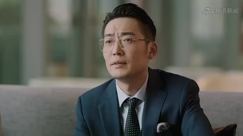 紧急公关:袁律师一出门,就发现方励在等她