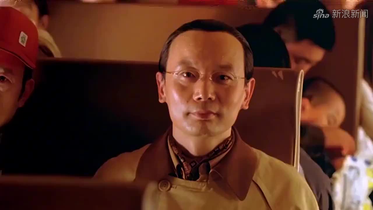 天下无贼:华仔和黎叔火车上的对决,到底谁能技高一筹