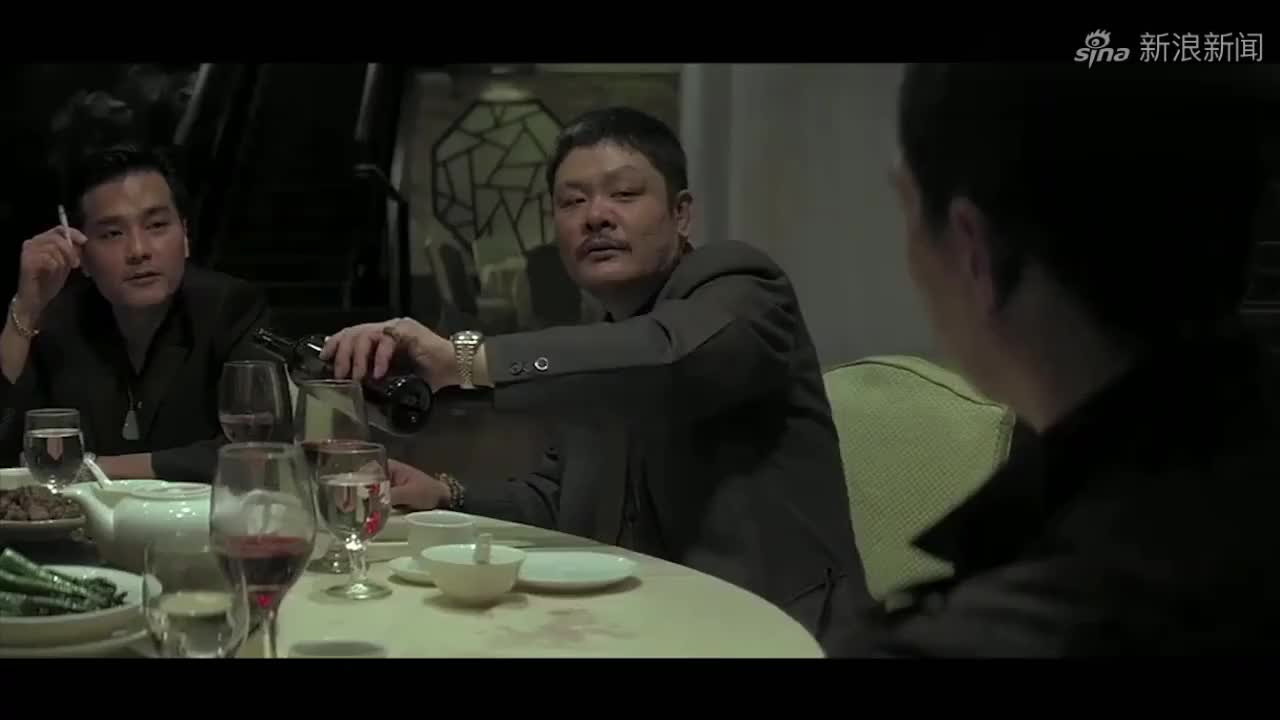 这届我选东莞仔,因为他钓鱼不带头盔