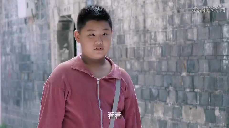 坐88路车回家:社会小黄来,人小打架狠,路见不平拔刀相助!