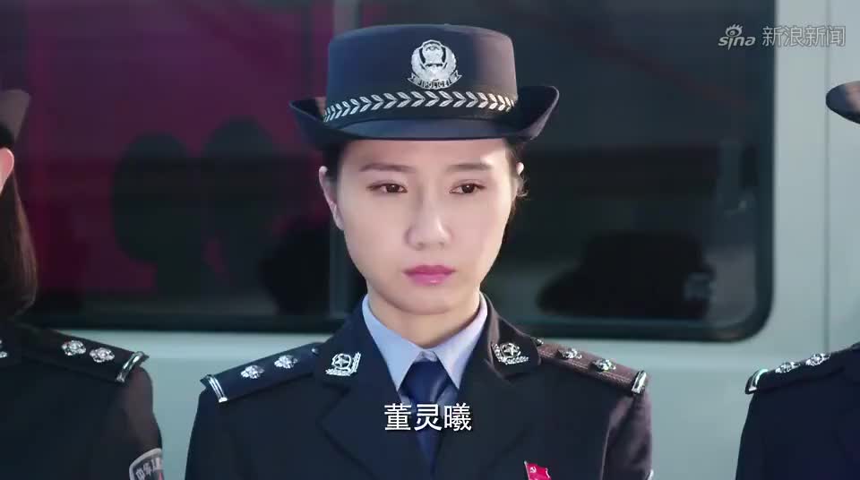 警花与警犬:姝寒为让杜飞安心,冒险给妞妞拍视频