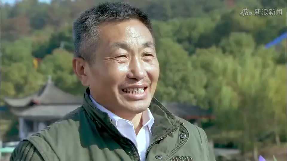 邻居也疯狂:不是冤家不对路,搬新家还能碰到一起,搞笑