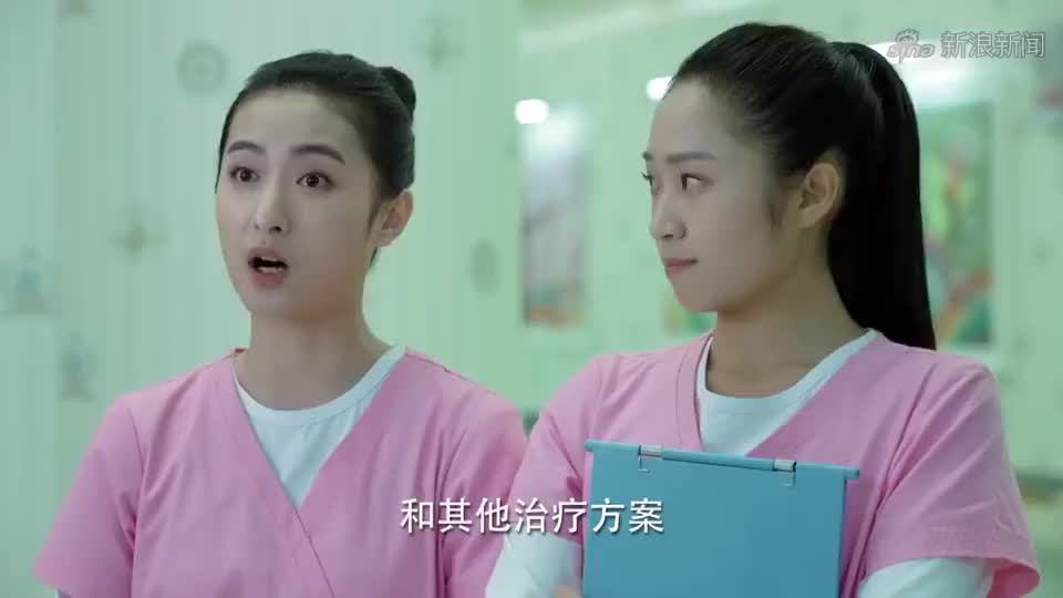 儿科医生:蕾蕾乱动导致输液手肿,妈妈不顾原因,张嘴就骂人