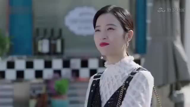 鹿玥是鹿方宁的姐姐,鹿家破产了